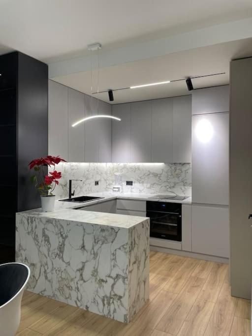 Angry Architects Apartment01 Тирана Екстер'єр фото