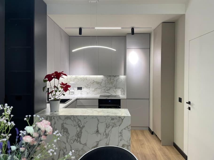 Angry Architects Apartment01 Тирана Екстер'єр фото