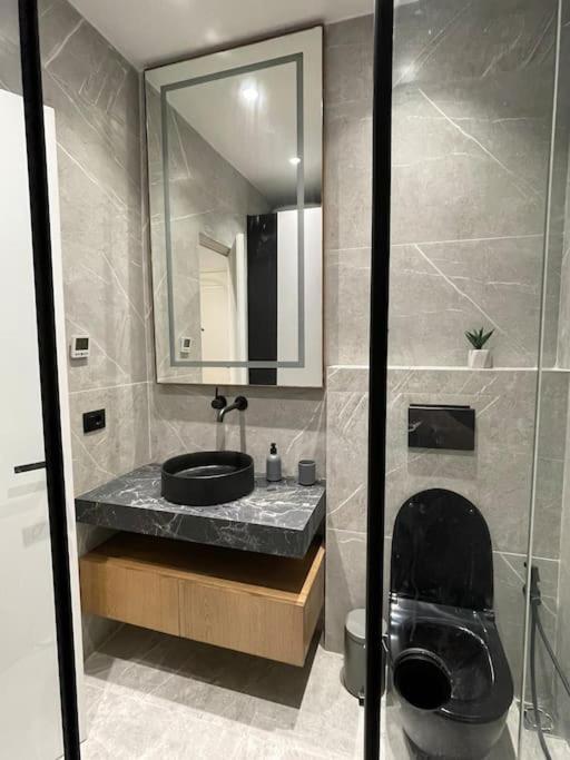 Angry Architects Apartment01 Тирана Екстер'єр фото